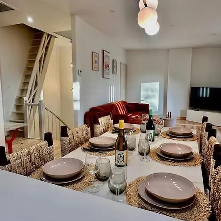 Maison Henriette - Au Pres De La Cite Medievale Apartmán *