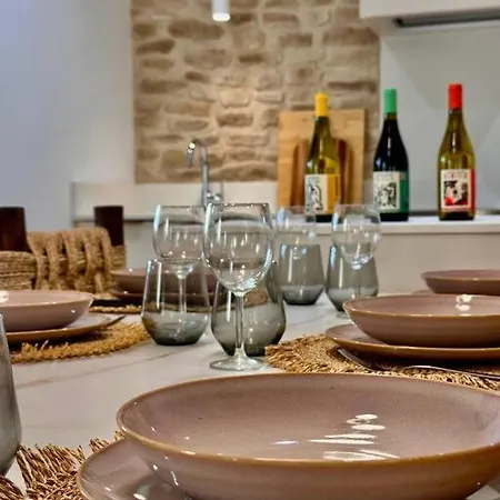 Maison Henriette - Au Pres De La Cite Medievale Apartmán