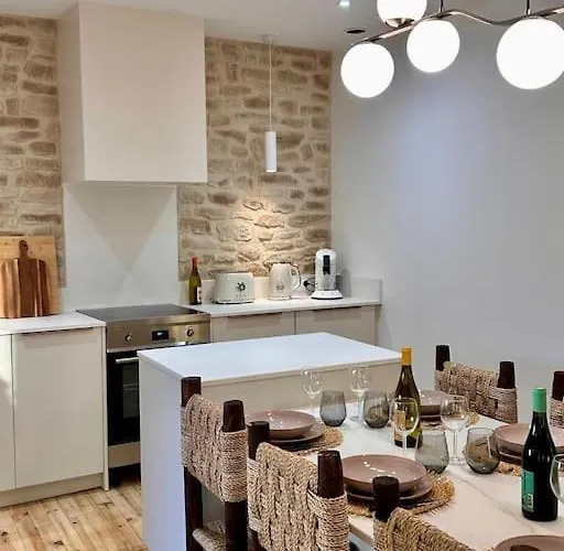 Maison Henriette - Au Pres De La Cite Medievale Apartamento